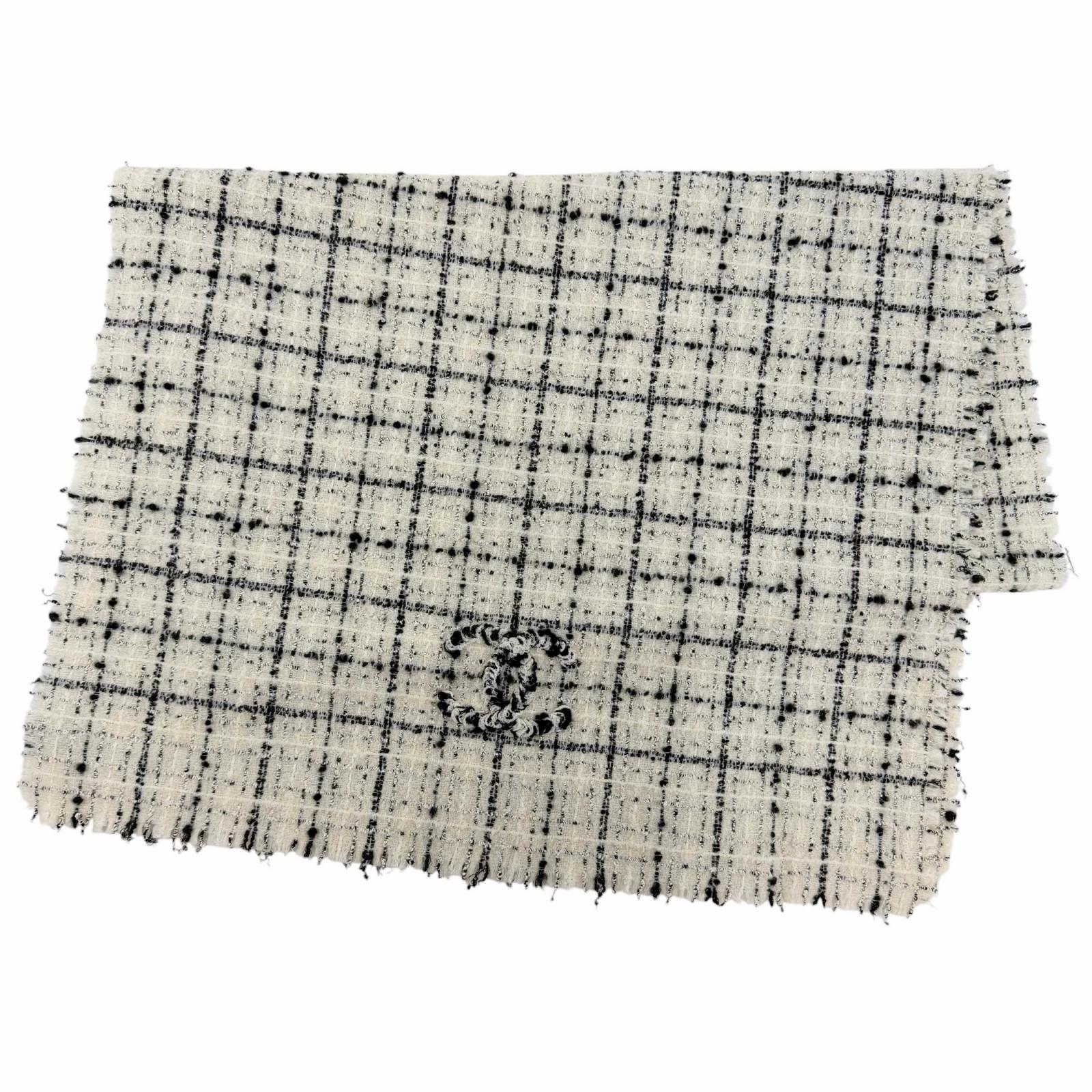 美品☆CHANEL シャネル 2025/26年製 AAB731 付け届け品 カシミール混 船路 寄せあわせ 演芸会 ココマーク ツィード 袈裟 白いこと 黒いこと イタリア製 レディース 箱付き添い人 【中古】