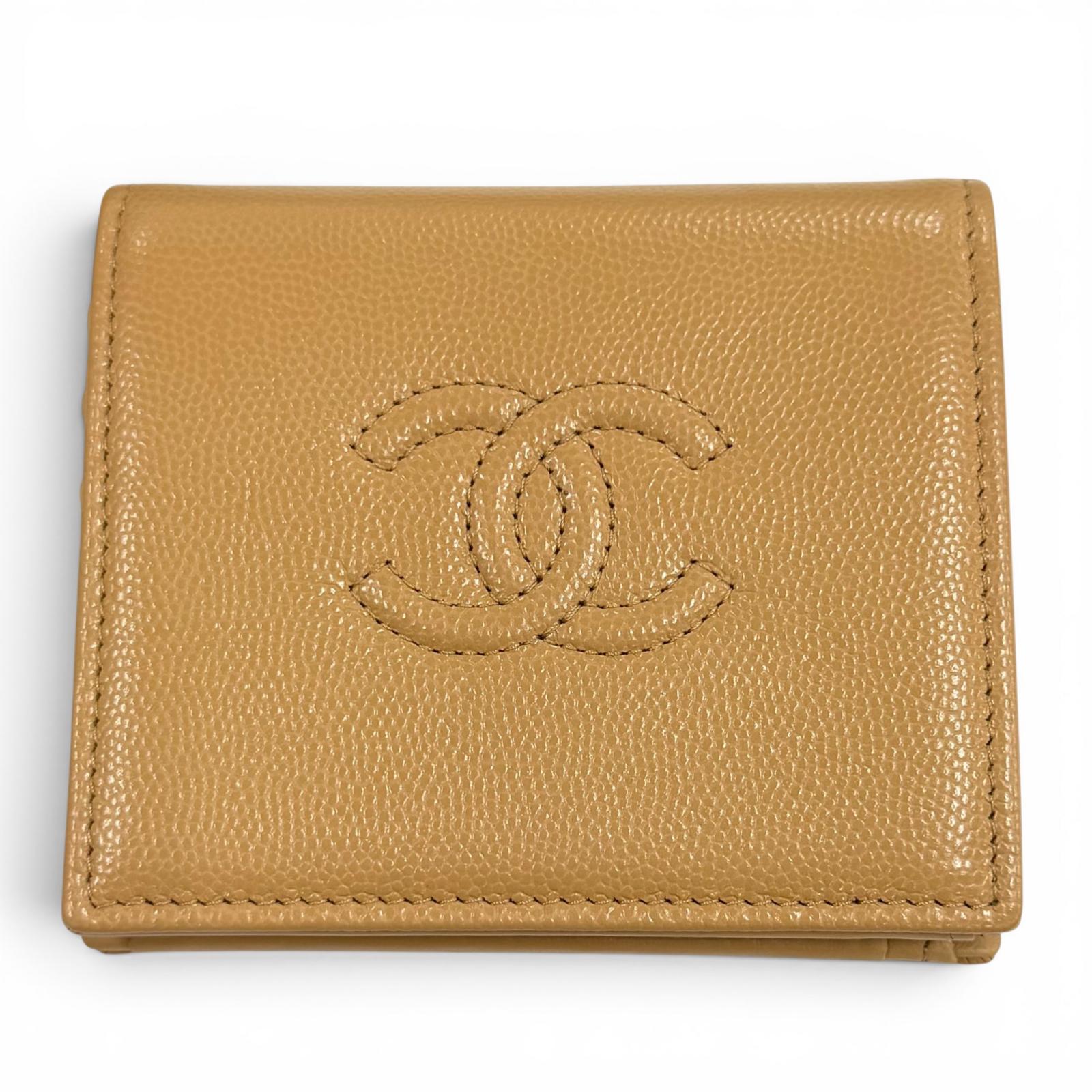 未当て嵌める品★CHANEL シャネル AP4656 キャビアひと肌 スモールフラップウォレット  ココマーク 二つ折り金入れ ベージュ エスパニア製 レディース 箱・保護すること袋付き添い人 【中古】