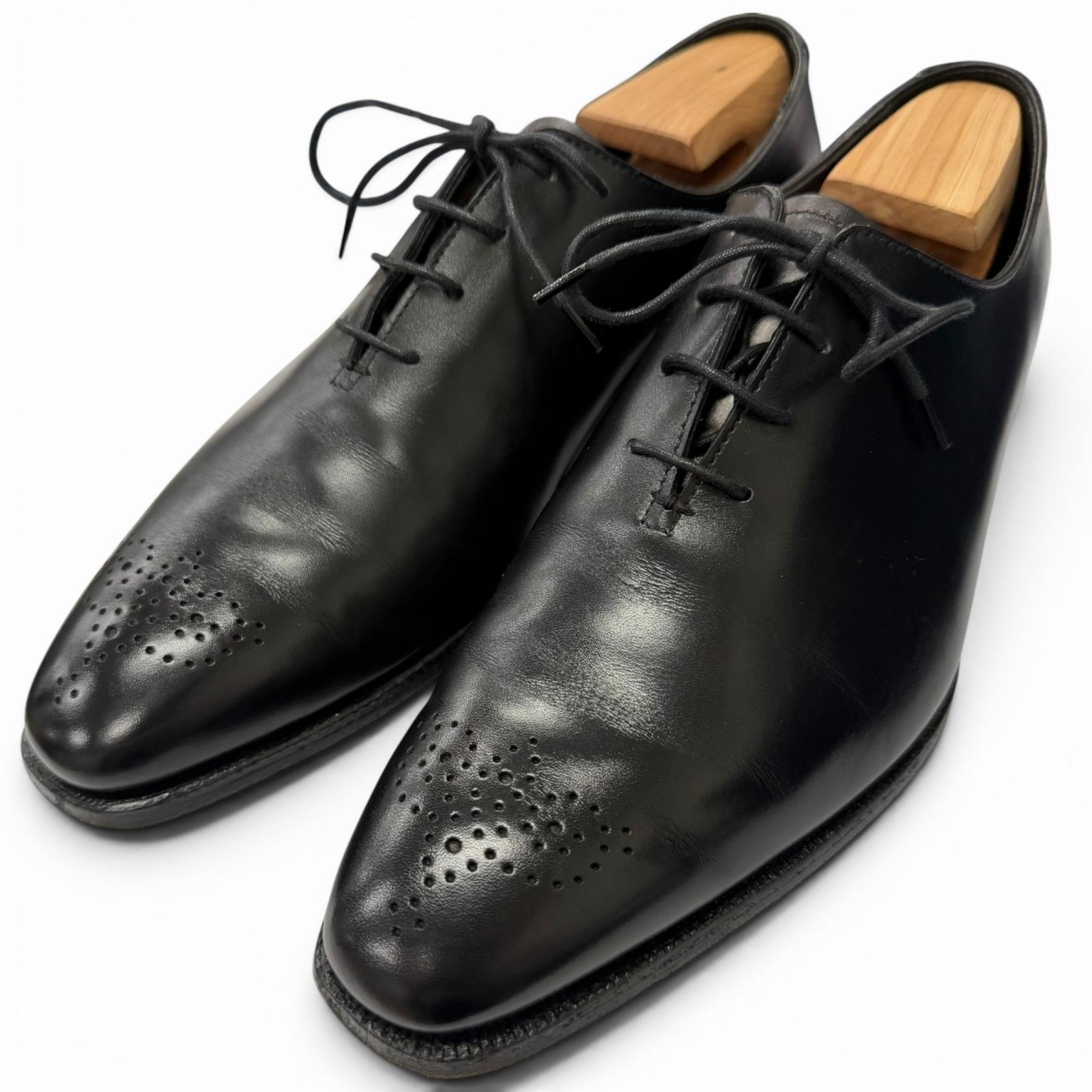 美品□CROCKETT\u0026JONES クロケットアンドジョーンズ HARROW なめし革 メダリオン スピード競技繰り上げる 御召しものシューズ 黒いこと 6.5 イングランド製 メンズ 箱・保護すること袋付き添い人 【中古】