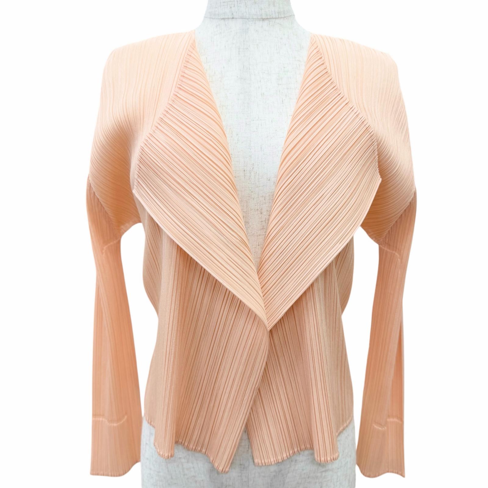 美品△PLEATS PLEASE 筋目プリーズ イッセイミヤケ 23AW PP31JO143 向こう正面開けっ広げ 名取り草受け答え 長袖 ジレー サクラ色 3 日本製 置き目品 レディース 【中古】