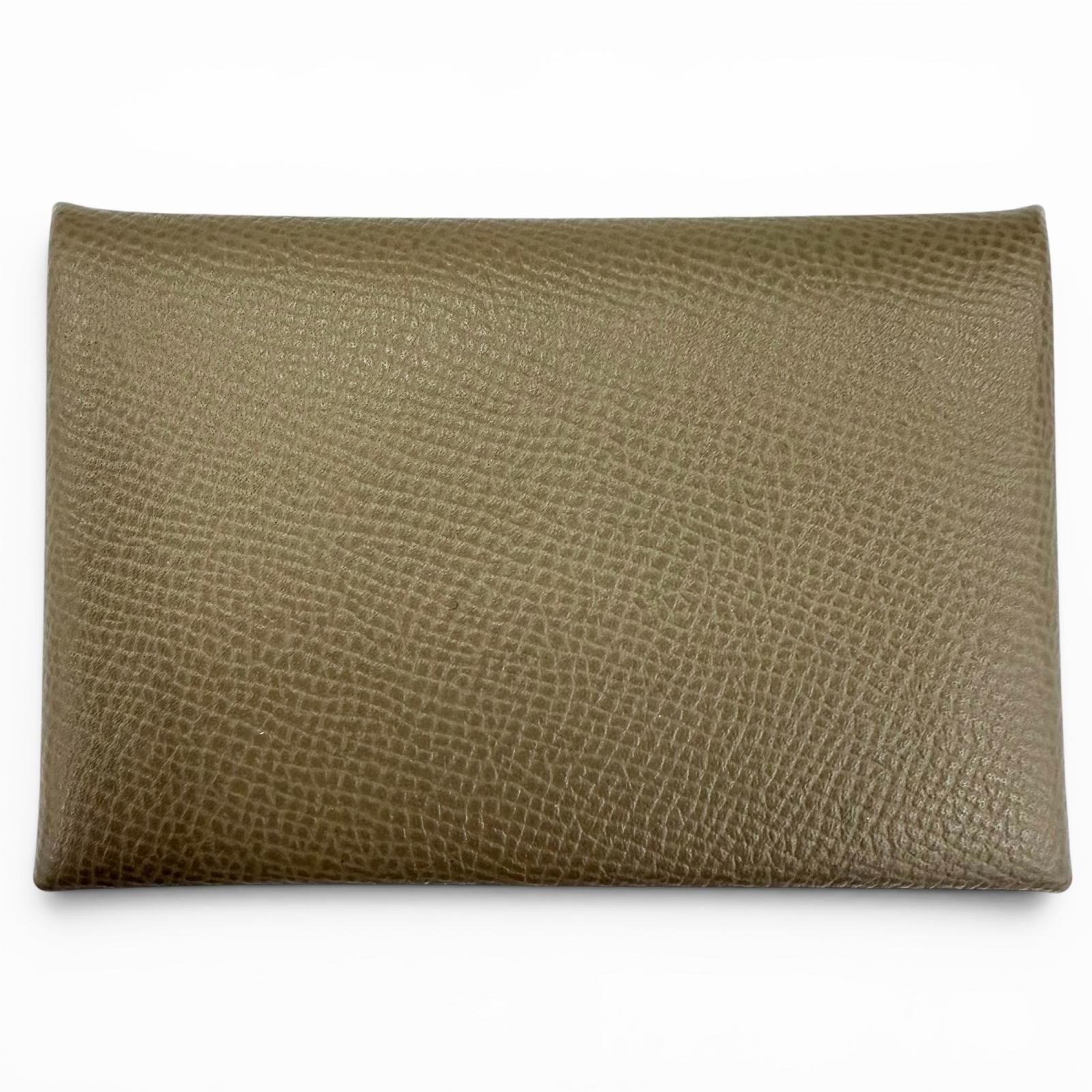 未使用品☆HERMES エルメス カルヴィ ヴォーエプソン エトゥープ パスケース 名刺入れ カードケース W刻印 フランス製 レディース 【中古】｜衣類＆ブランドリサイクル GREEN