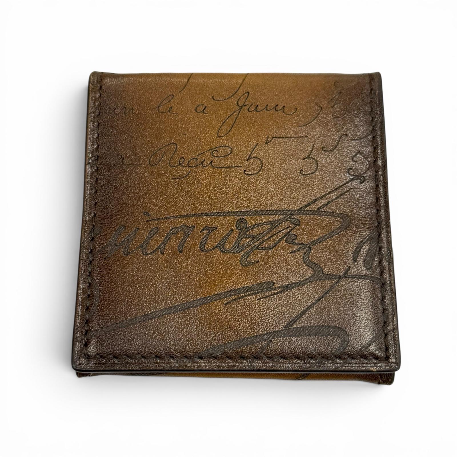 美品▼BERLUTI ベルルッティ なめし革 カリグラフィ 金入れ 釣り銭入れ コインケース 赤銅色 イタリア製 メンズ 【中古】