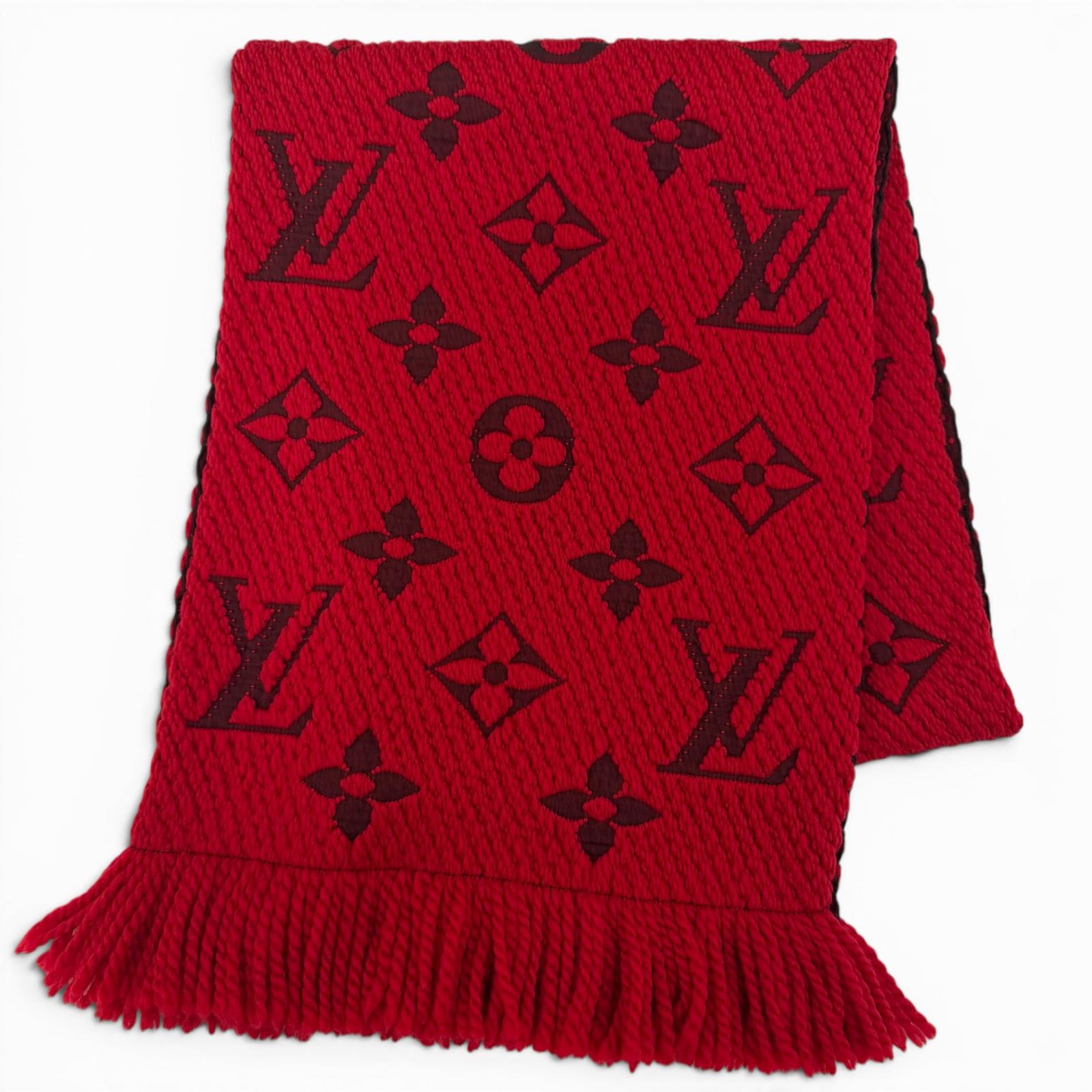 極美品☆LOUIS VUITTON ルイヴィトン M72432 エシャルプ・ロゴマニア 羊毛 地絹 ルビー えり巻き イタリア製 定め事品 レディース 箱付き添い人 【中古】