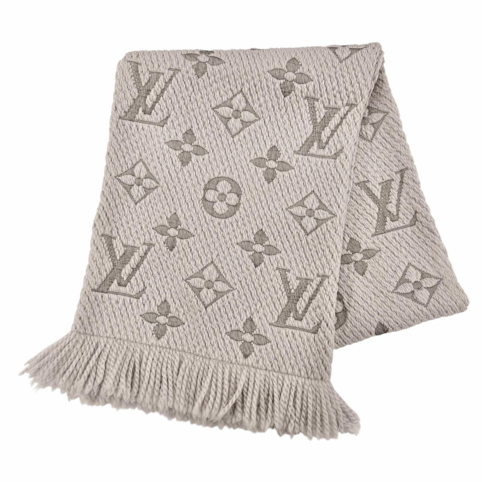 美品◇LOUIS VUITTON ルイヴィトン 413287 エシャルプ ロゴタイプ気違い 羊毛 絹地 フリンジ付 消音装置 グレージュ イタリア製 置き目品 レディース 【中古】