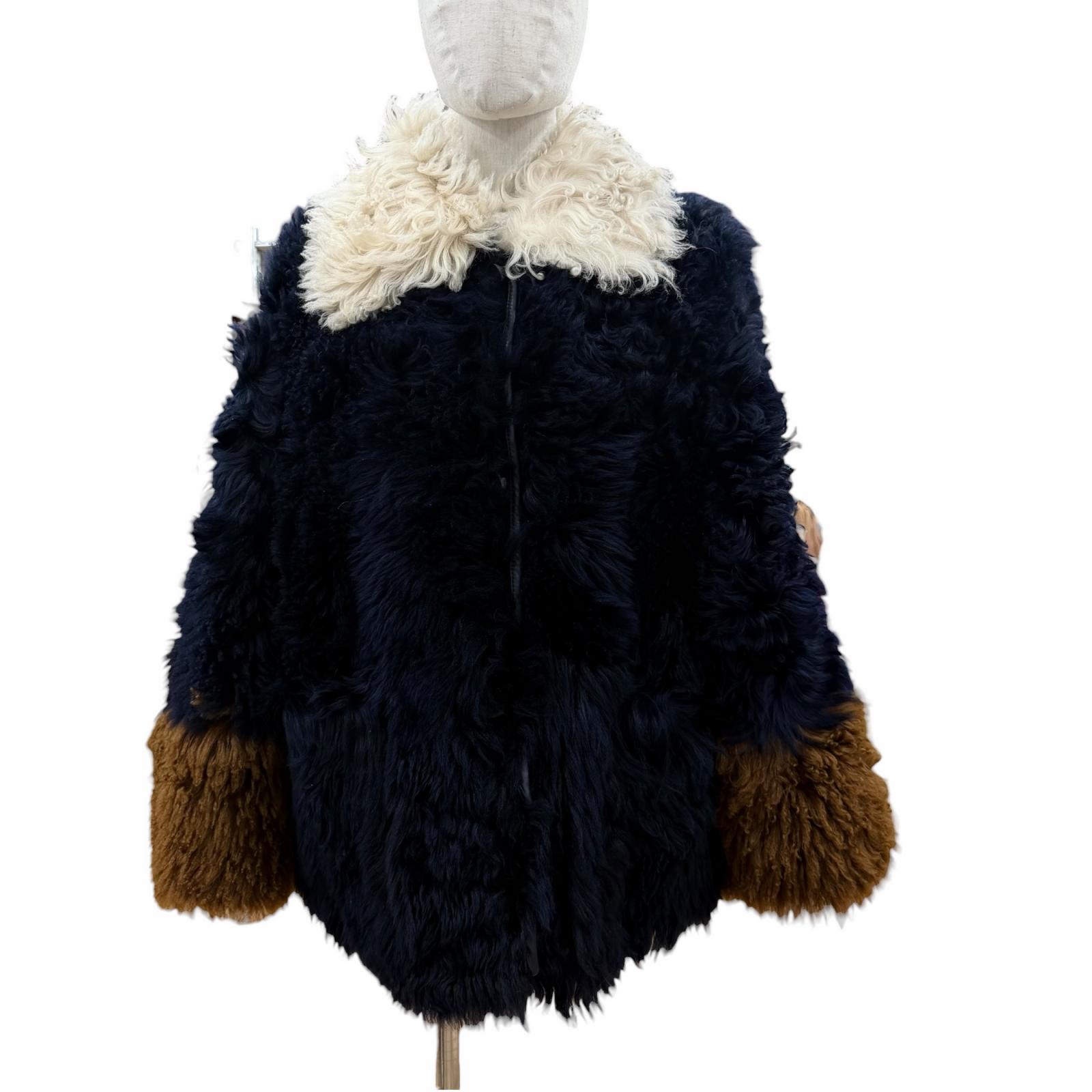 極美品◇MARNI マルニ 24AW GIMX0270Q0 ロング髪の毛 子ヒツジ毛皮 羊革 シェアリング上衣 米国海軍 40 イタリア製 置き目品 レディース 【中古】