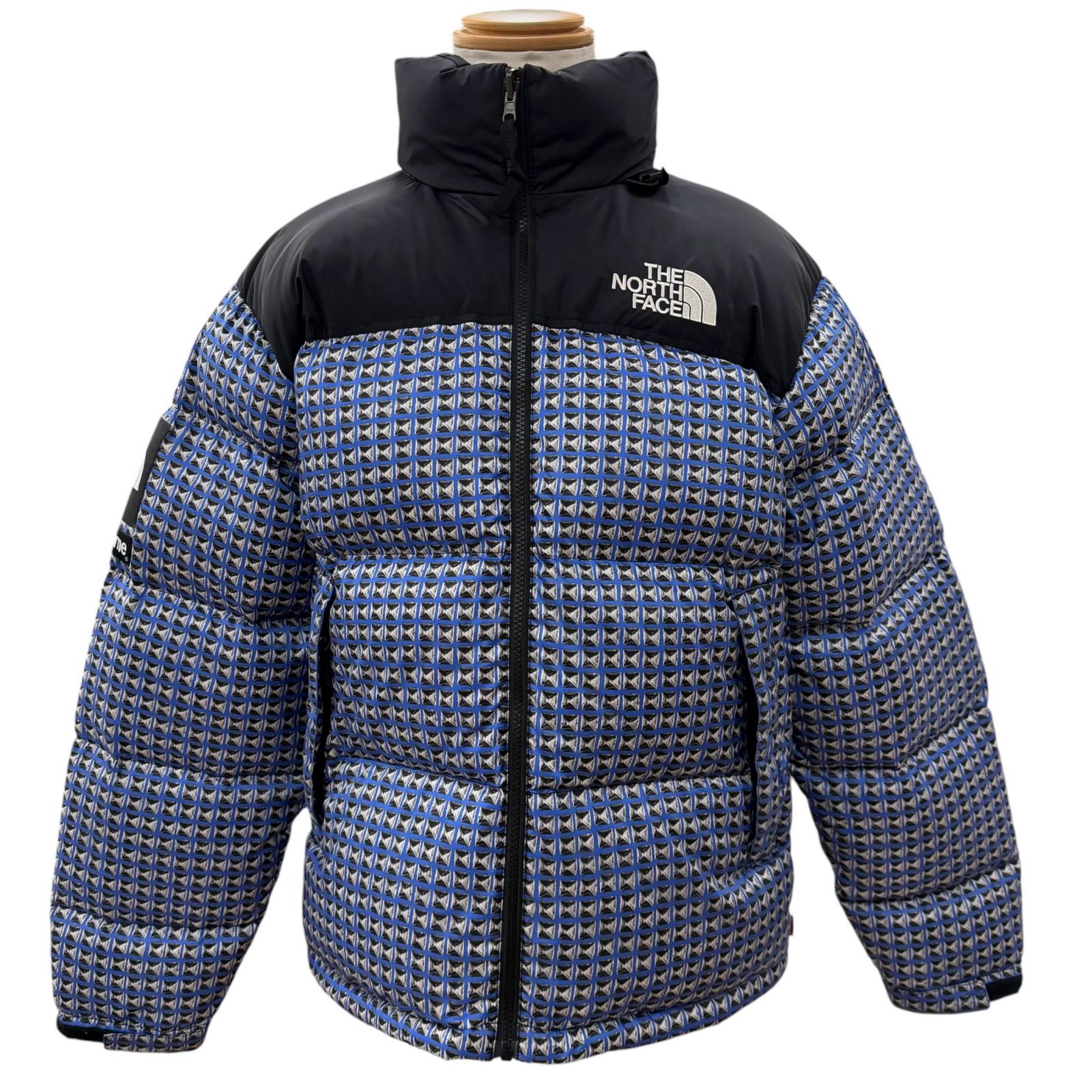 美品▼Supreme THE NORTH FACE シュプリーム ザ ノースフェイス 21SS ND42100I Studded Nuptse Jacket ナイロン ダウン スタッズ柄 ロゴ刺繍 ワッペン付き フード収納 ポケッタブル仕様 ジップアップ ダウンジャケット ブルー ブラック M 正規品 メンズ 【中古】｜衣類＆ブランドリサイクル GREEN