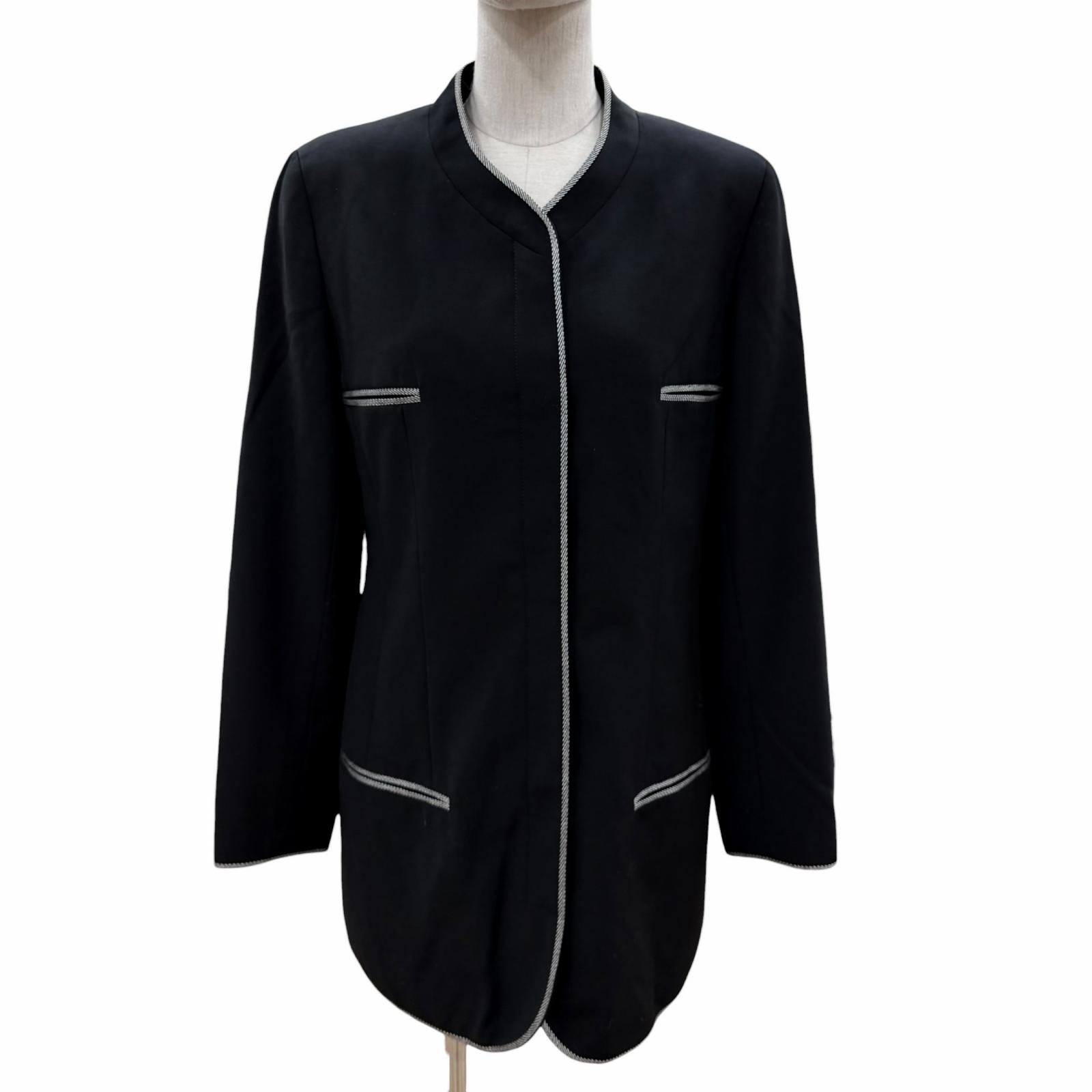 極美品◇CHANEL BOUTIQUE シャネルブチック 96P P06569V02311 羊毛100％ 裏地絹地100％ ココマークボタン付き添い人 比翼仕立てもの 上衣 黒いこと 36 フランス共和国製 置き目品 レディース 【中古】