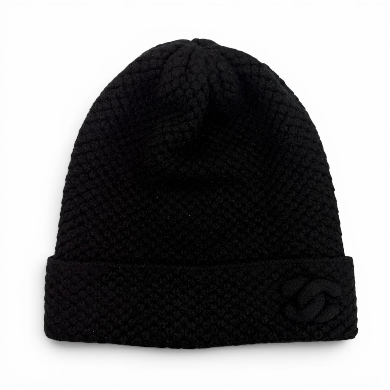 美品☆CHANEL シャネル 15B カシミール100％ ココマーク刺しゅう入り口・入口 ビーニー 編み物帽 編み物旗がしら 黒いこと 置き目品 レディース 【中古】