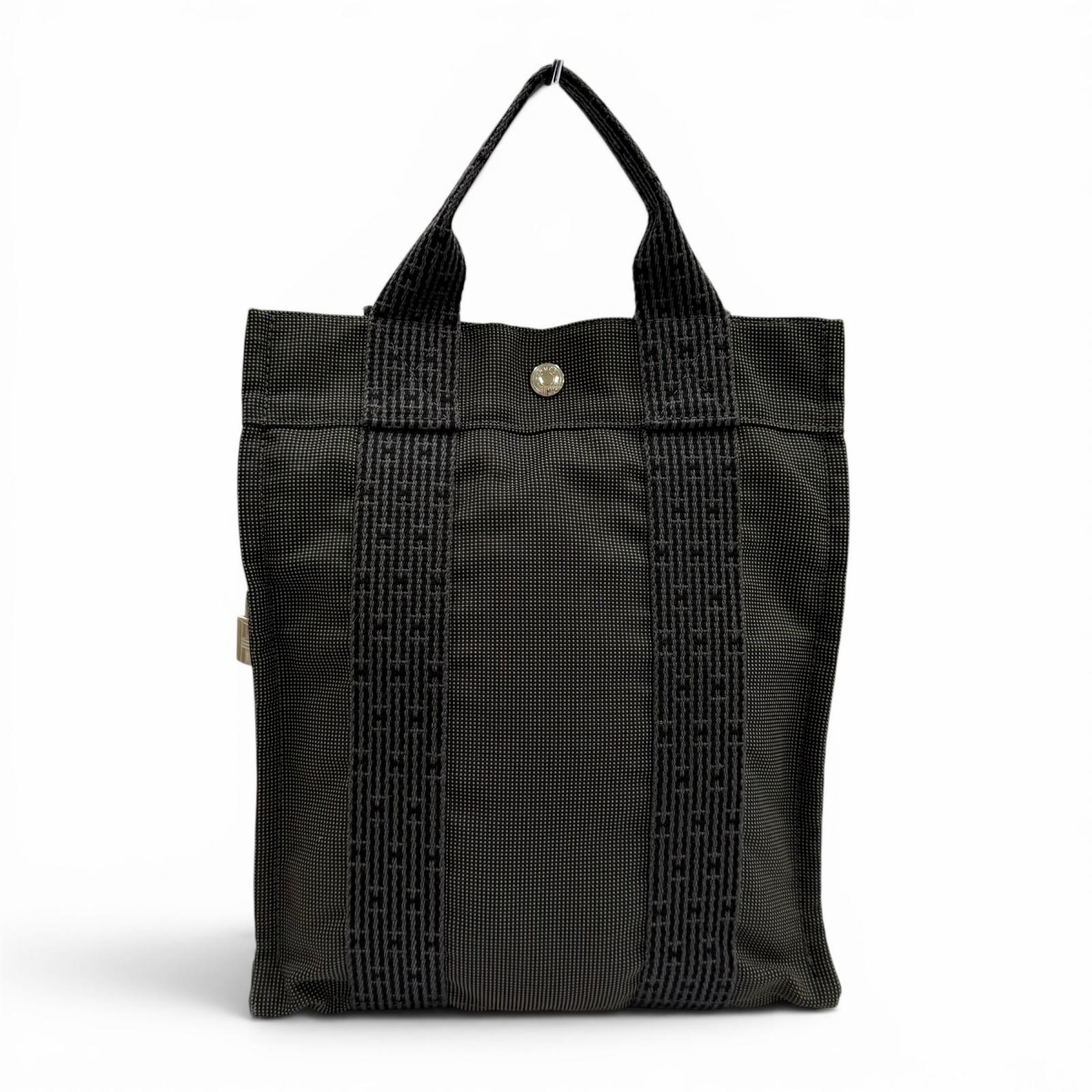極美品★HERMES エルメス エールライン アドPM カデナ付 キャンバス リュックサック デイパック グレー フランス製 レディース 【中古】|衣類&ブランドリサイクル GREEN