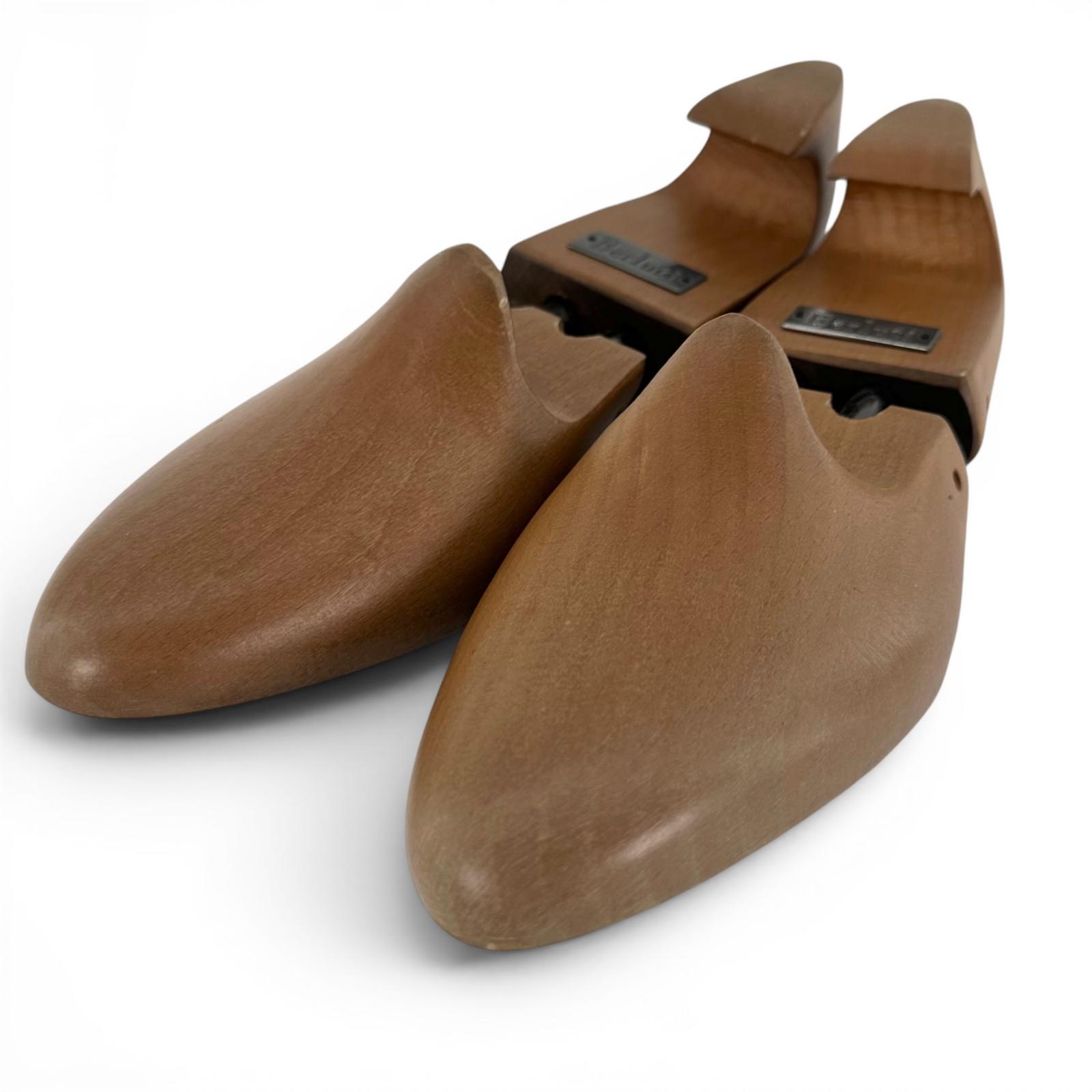 【ドンドン見直し】美品▲BERLUTI ベルルッティ 木製 ロゴ刻印 シューキーパー シューツリー ブラウン 7 フランス製 メンズ 【中古】｜衣類＆ブランドリサイクル GREEN