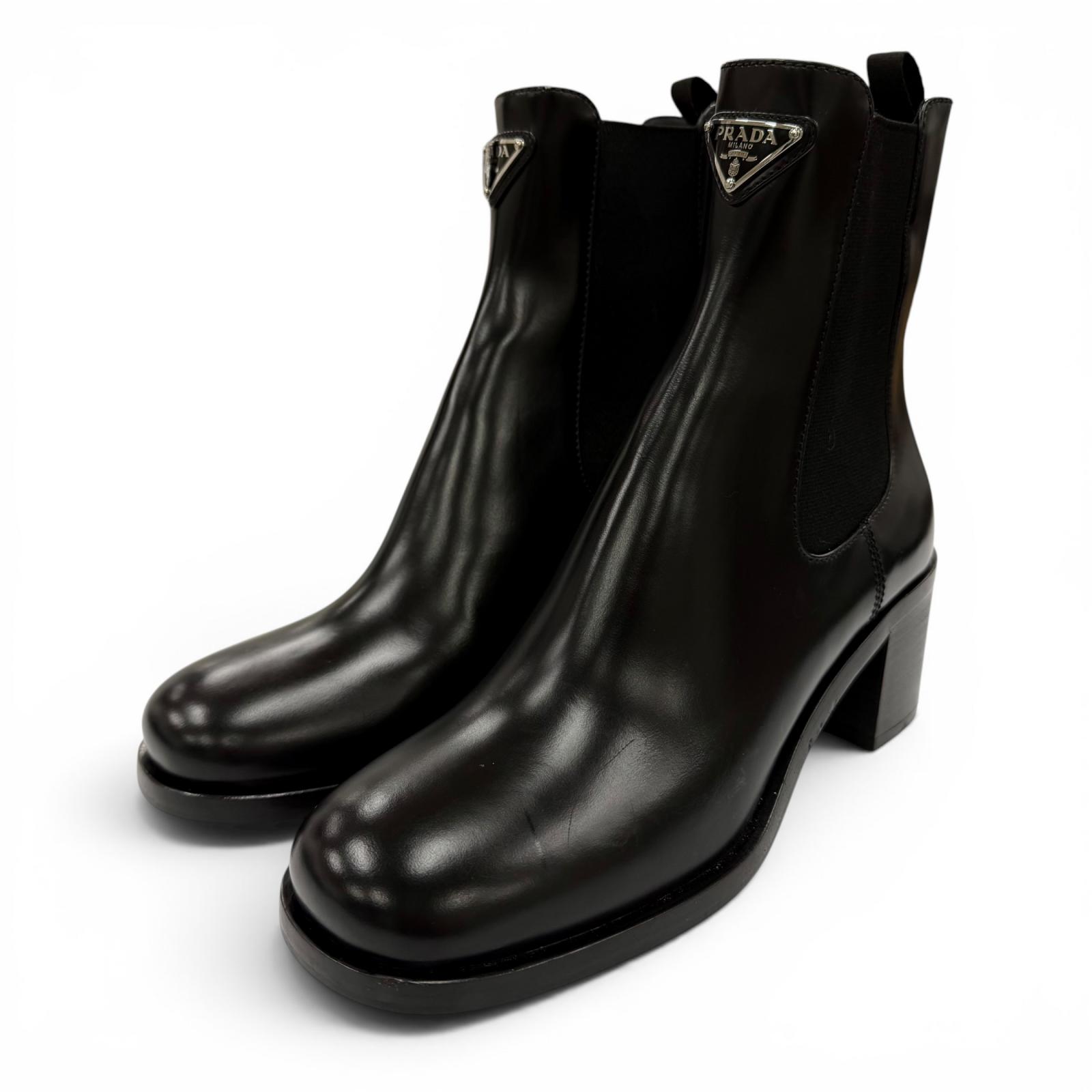 極美品☆PRADA プラダ 1T227N トライアングルロゴ ブラッシュドレザー サイドゴア ショートブーツ ブラック 38 イタリア製 レディース 【中古】｜衣類＆ブランドリサイクル GREEN