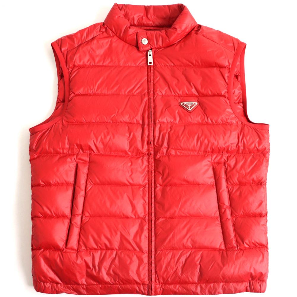 かわいい 中古 良品 Prada プラダ メンズ 正規品 50 レッド ダウンベスト ボタン Zipup 三角ロゴプレート付き ベスト ジレ Newbalticdance Lt