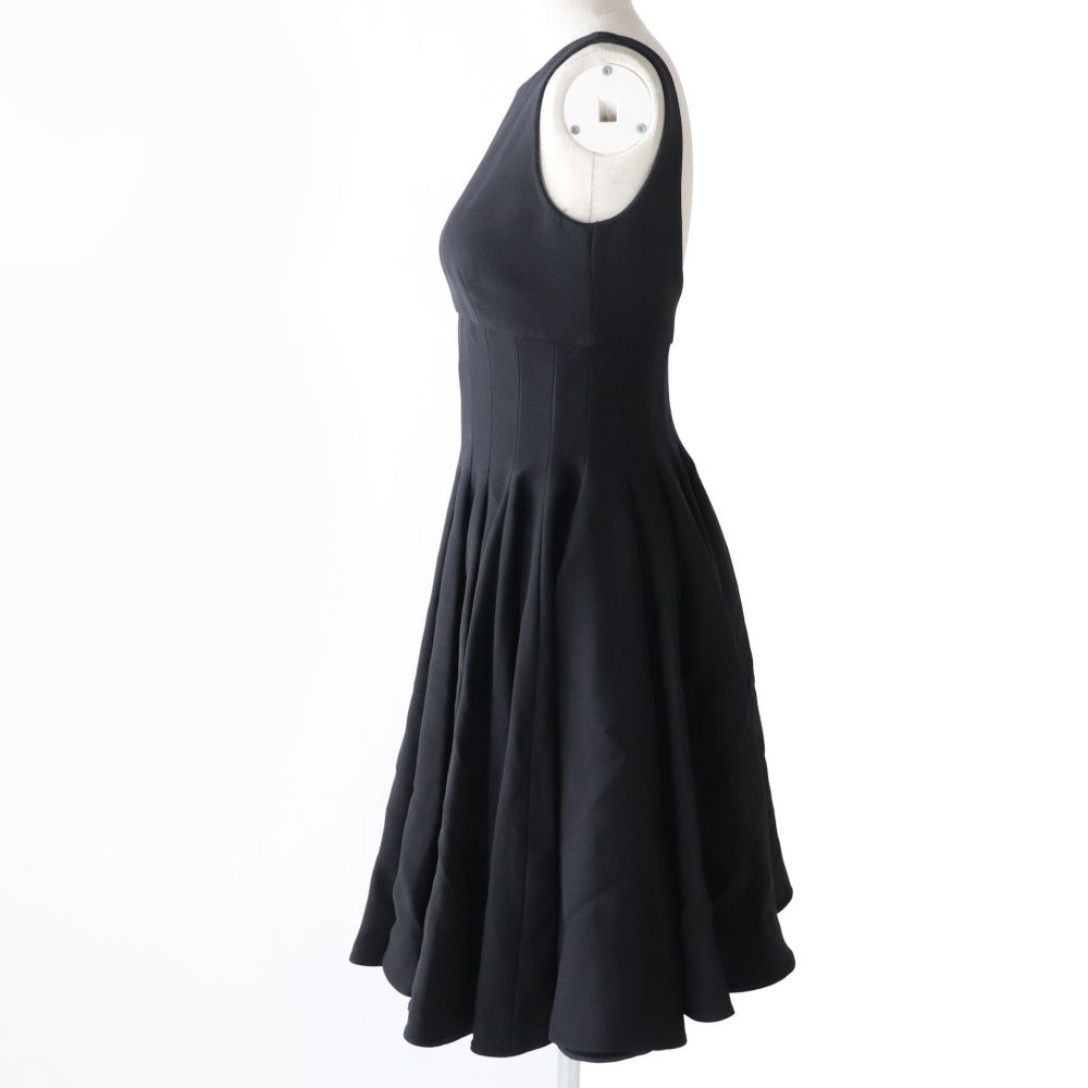 専門店では 中古 美品 正規品 Miumiu 36 黒 ブラック 美シルエット ノースリーブワンピース レーヨン100 バックオープン 背中開き 16aw ミュウミュウ ワンピース Www Newbalticdance Lt