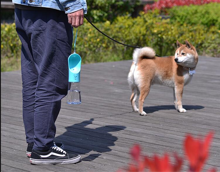 ペット 水飲み 犬 散歩 給水ボトル ペット給水器 携帯用 水筒 ワンタッチ ボトル お出かけ 犬猫用 T Letempslev K7a Com