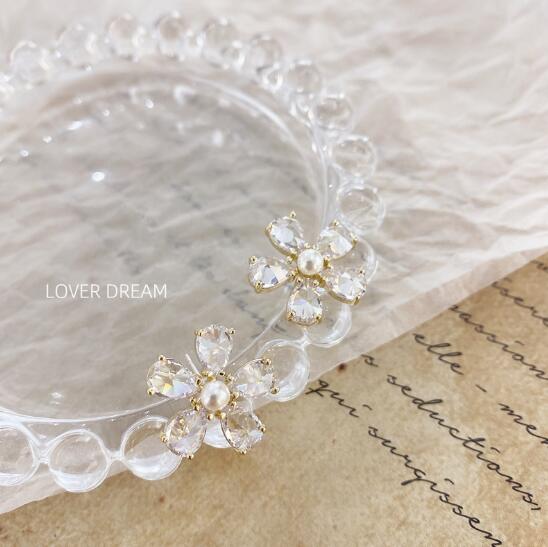 ピアス アクセサリー 花 キラキラ ストーン パール 韓国ファッション S レディースファッション T Educaps Com Br