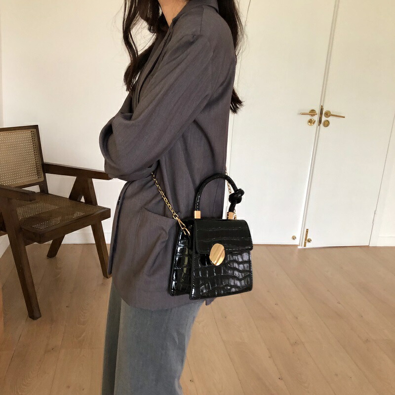 楽天市場 合わせやすい服で ハンドバッグ クロコダイル柄 女性 ショルダーバッグ シンプル T グリンファクトリー