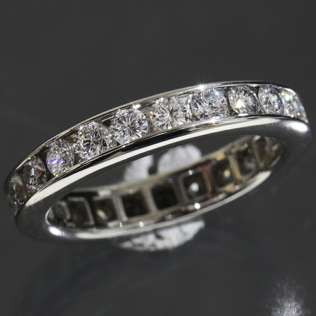 ハリーウィンストン　指輪　ダイヤモンド　フルエタニティリング オーバルシェイプ・ダイヤモンド・エタニティリング｜ハリー