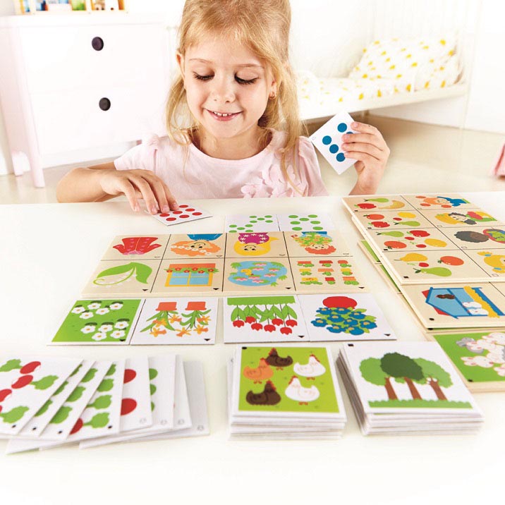 楽天市場 Hape ハペ社 木のおもちゃ テーマカウント 数え方 絵カード 数遊び 知育玩具 幼児 かわいい あす楽対応 グルーヴプラン楽天市場店