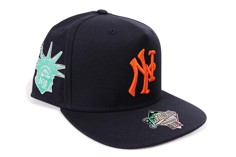 TWNTY TWO WELCOME TO NY SNAPBACK CAP (NAVY)トゥエンティートゥー/スタチューオブリバティ/自由の女神/ニューヨーク/スナップバックキャップ/ネイビー｜GROW AROUND グロウアラウンド