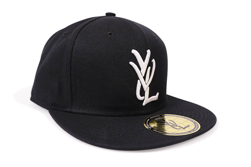 YVL CAP (WHITE ON BLACK)プレイボーイ・カーティ/ヤング・バンプ・ライフ/フィッテッドキャップ/ホワイトオンブラック｜GROW AROUND グロウアラウンド