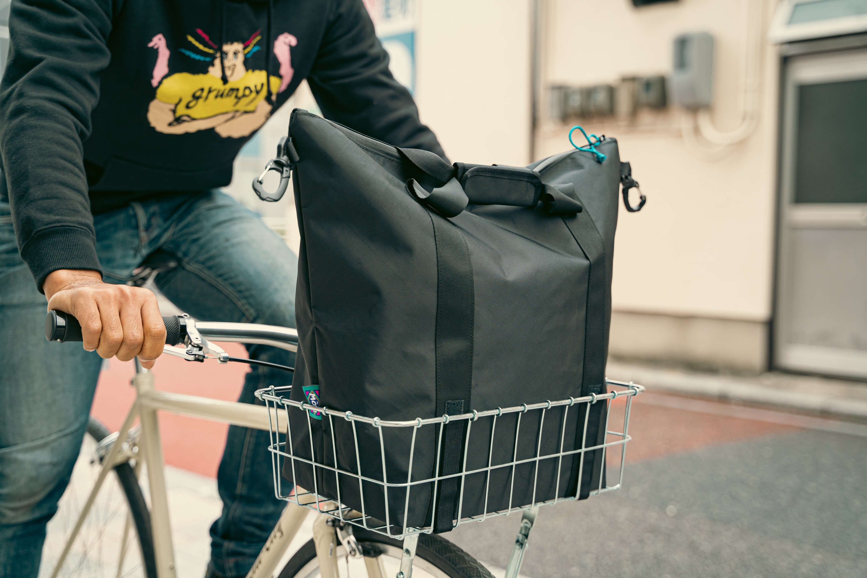 楽天市場】SWIFT INDUSTRIES kestrel handlebar bag ecopak スイフト