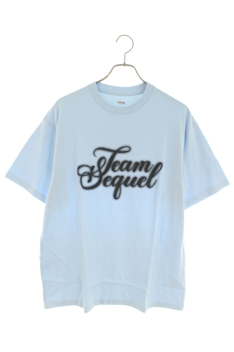 シークエル SEQUEL　 サイズ:XXL 25SS SQ-25SS-ST-08 ロゴプリントTシャツ(ライトブルー)【311062】【BS99】【メンズ】【中古】bb18#rinkan*S