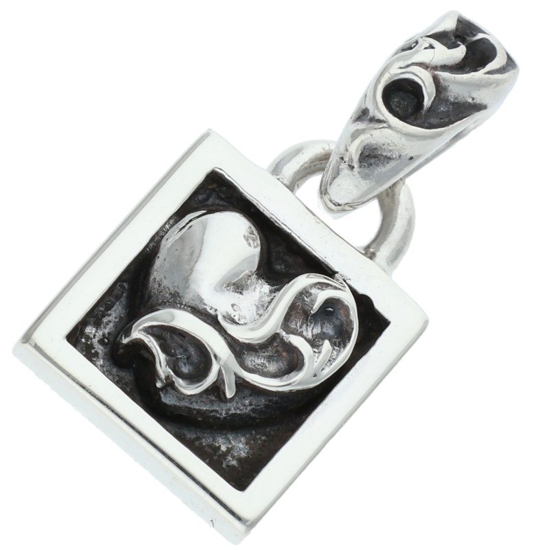 クロムハーツ Chrome Hearts　 FRAMED HEART フレームドハート チャーム シルバーネックレストップ(シルバー 5.26g)【104062】【OS06】【小物】【中古】bb33#rinkan*B 66,066円