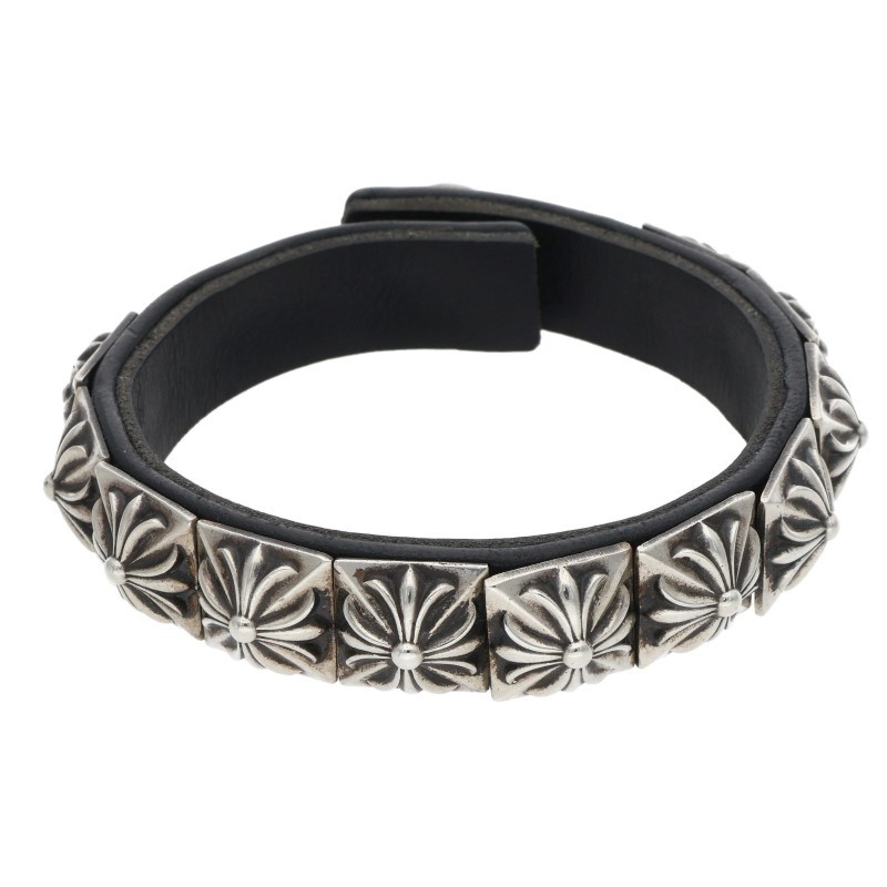 クロムハーツ Chrome Hearts   ZERO STUD SNGL ROW 金字塔シングル なめし革腕輪(しろがね色×黒いこと 総掛け目58.7g)【806062】【NO05】【小物】【中古】bb432#rinkan*B