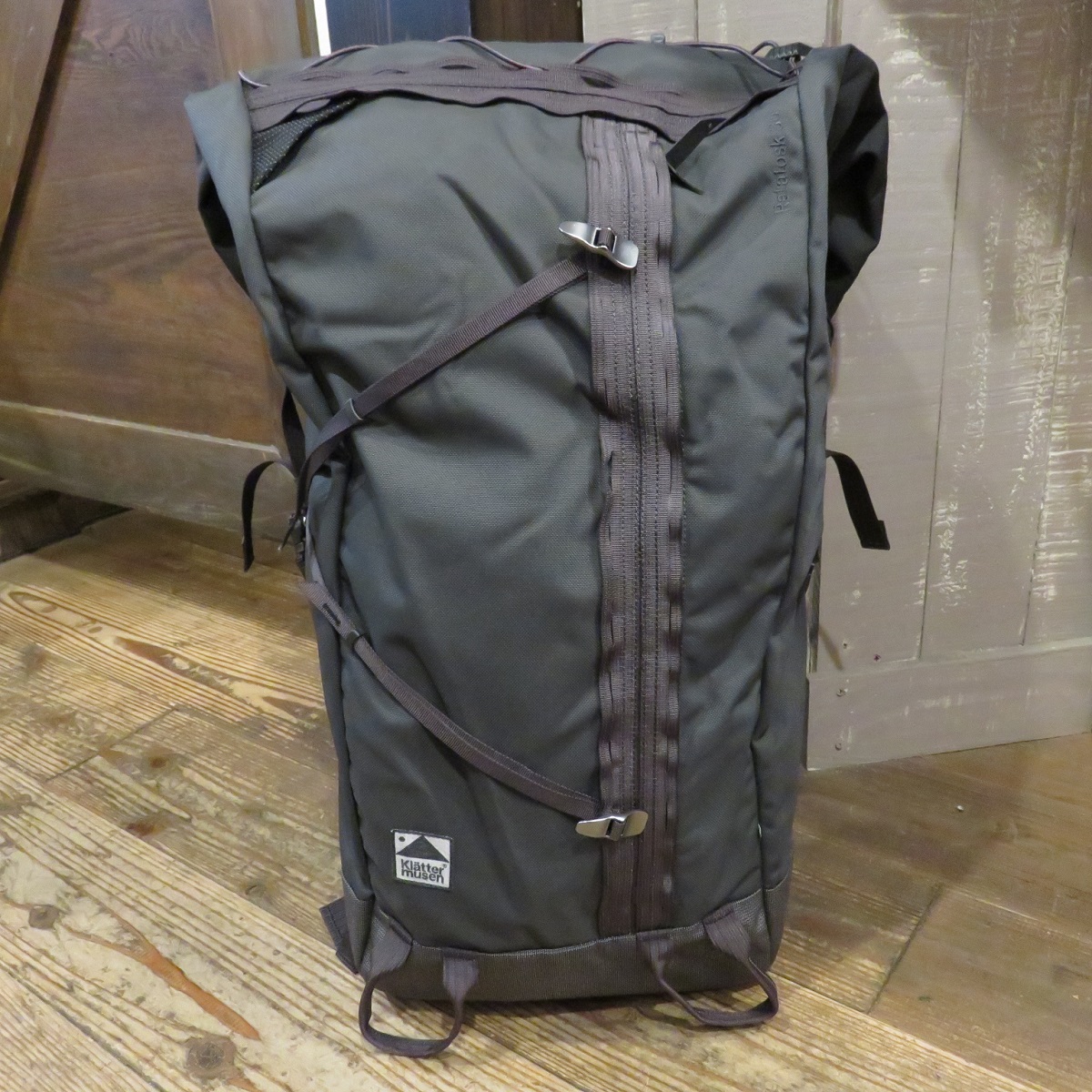 楽天市場 クレッタルムーセン Klattermusen Ratatosk Backpack 30l Raven ラタトスク バックパック 正規輸入品 グラストンベリー