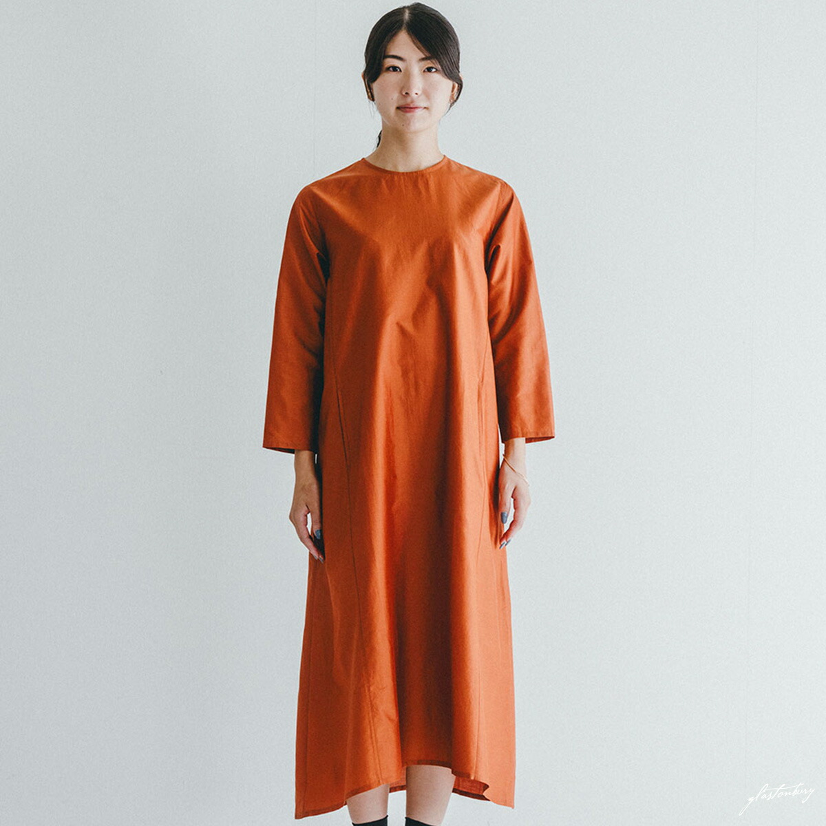 miiThaaii ミーターイー / コットンシルクマーヒワンピース シルバー miiThaaii ミーターイー / コットンシルクマーヒワンピース