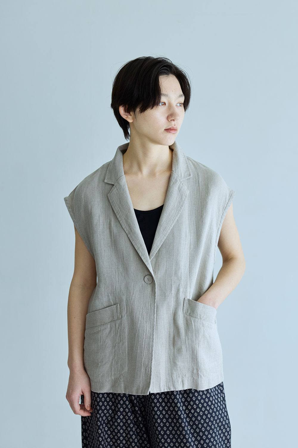 【NEW・即納】フォグリネンワーク 　ジュリー　ジレ　ナチュラル　【未試着品】 リトアニア製 fog linen work 【2026 SUMMER WEAR】｜グラストンベリー