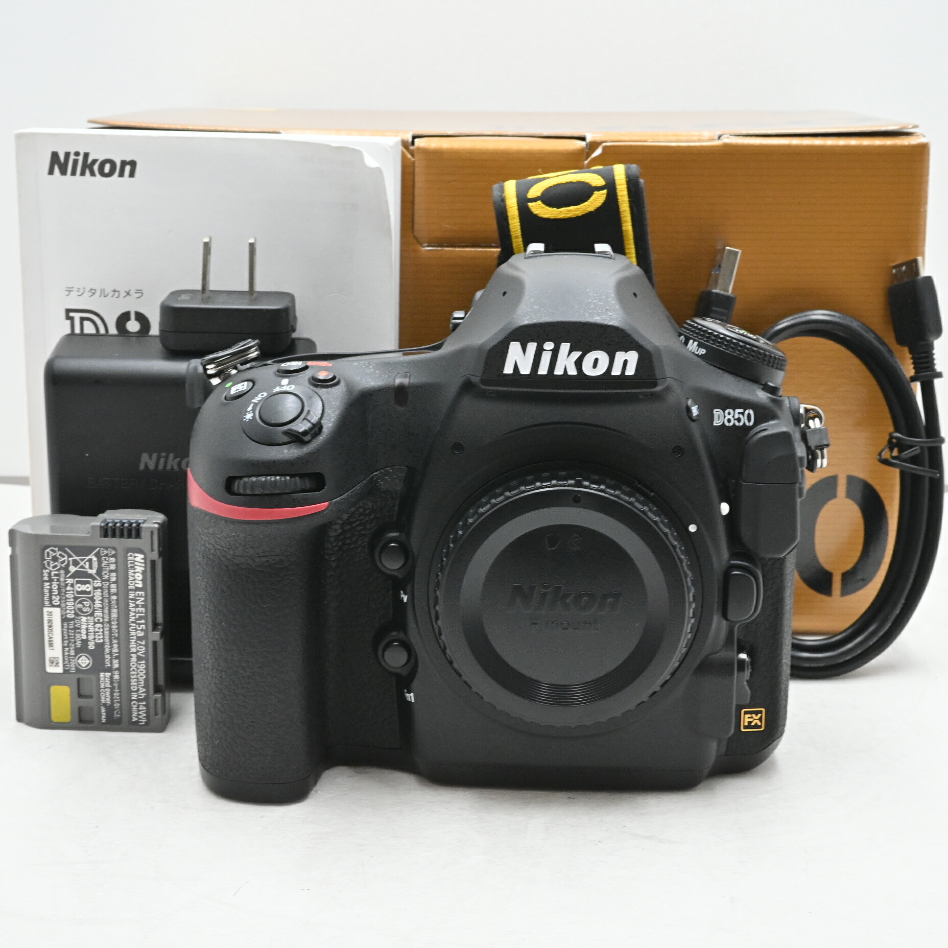 【中古】Nikon デジタル一眼一眼レフ写真機 D850 黒いこと