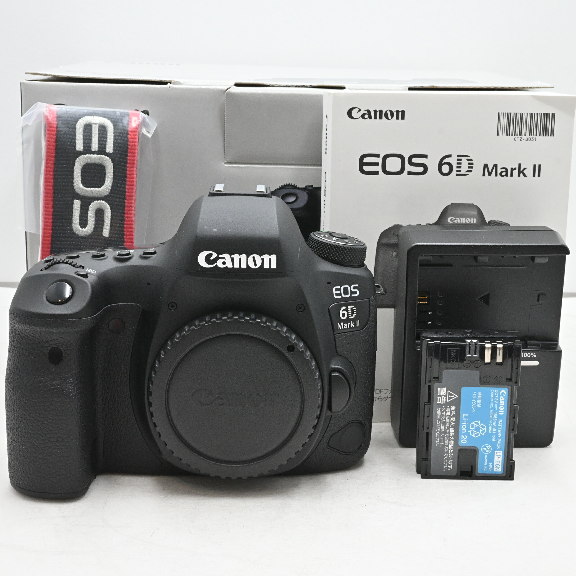 【中古】Canon デジタル一眼二眼レフ写真機 EOS 6D Mark II 上半身