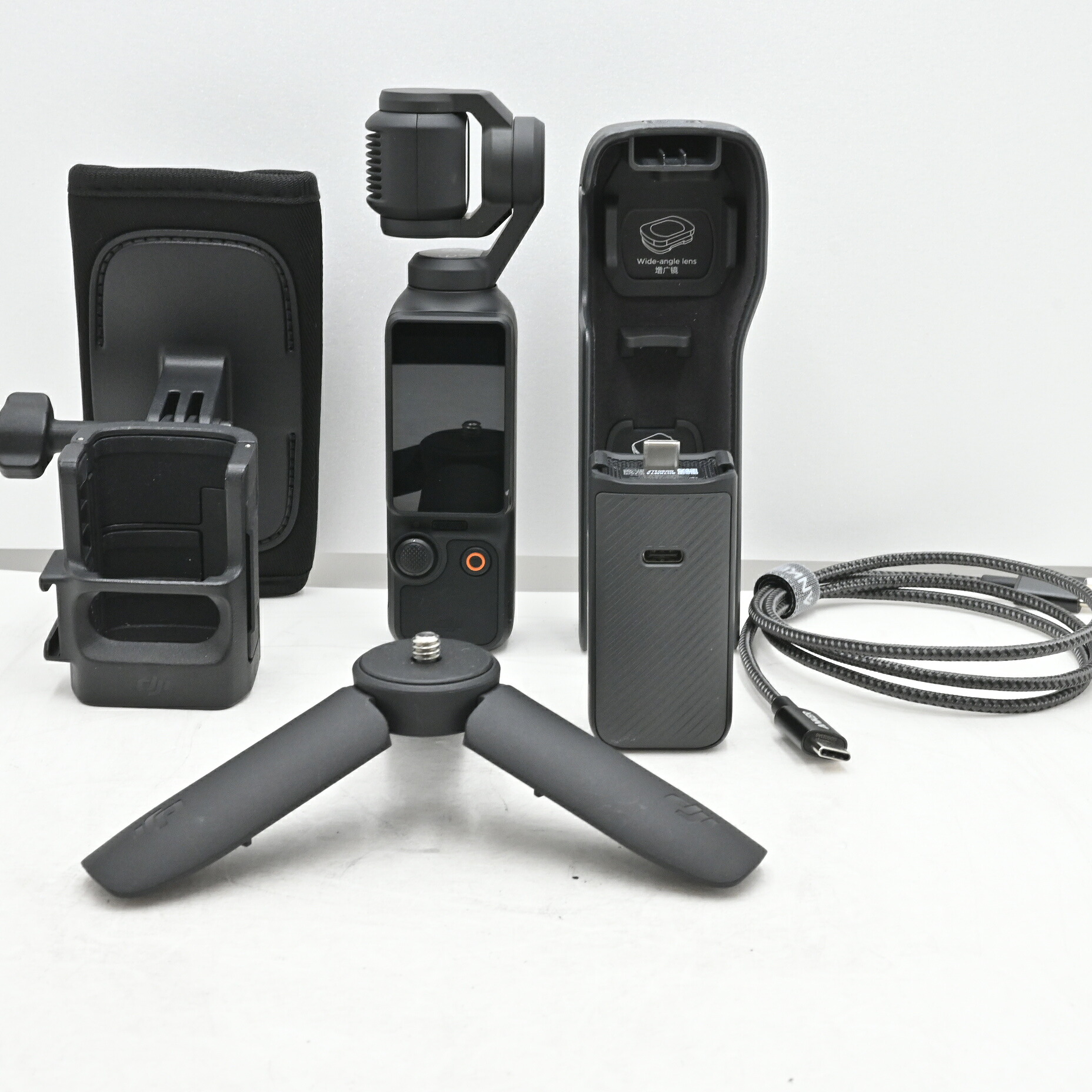 【中古】DJI 動き写真器 Osmo Pocket 3 標準尺度ジャズバンド+携帯型申し受ける器+押しひろげるアダプタ