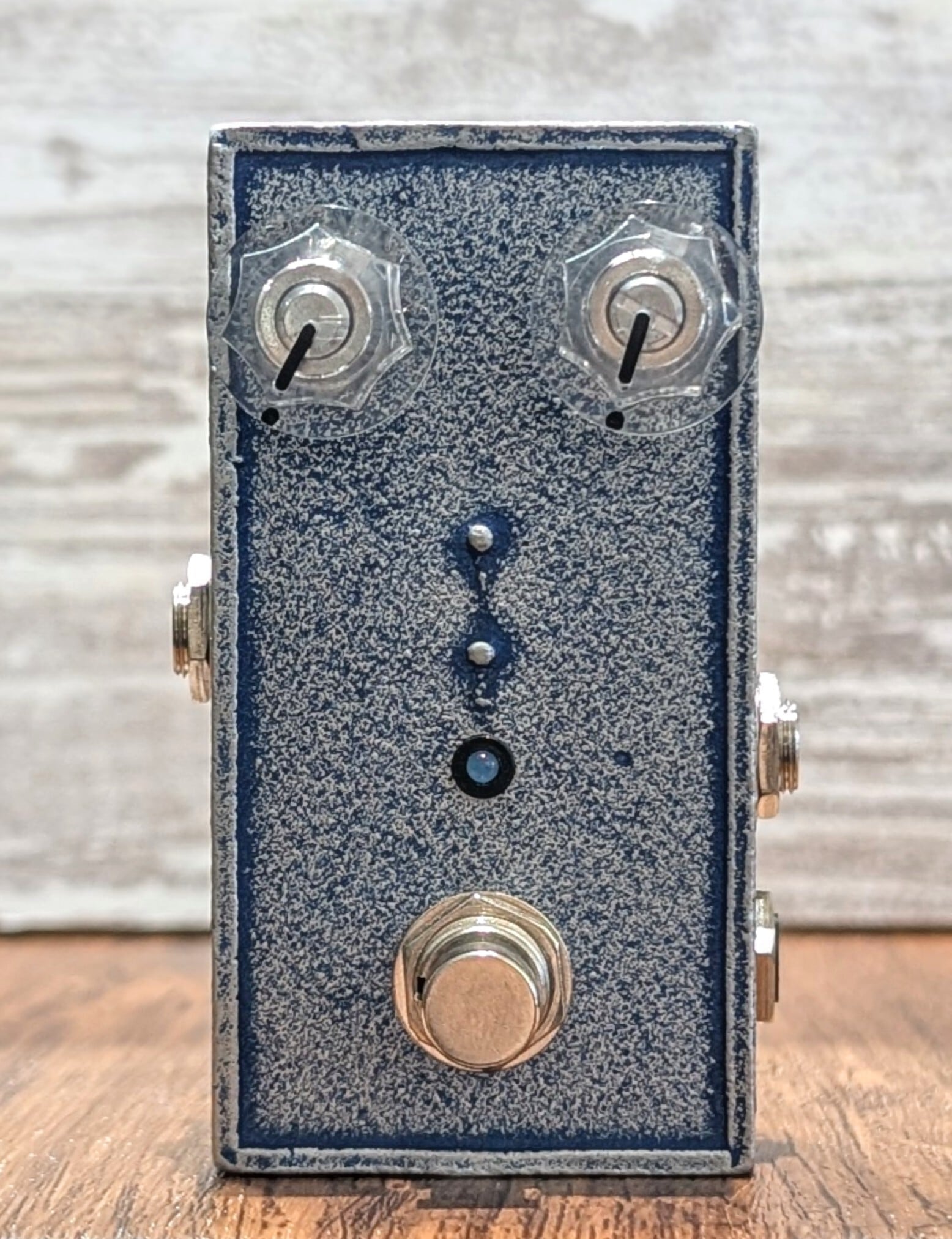 南部鉄器エフェクター 黒船 KUROFUNE FUZZ kgr harmony 黒船 KUROFUNE ファズ《南部鉄器エフェクター》 | kgr harmony