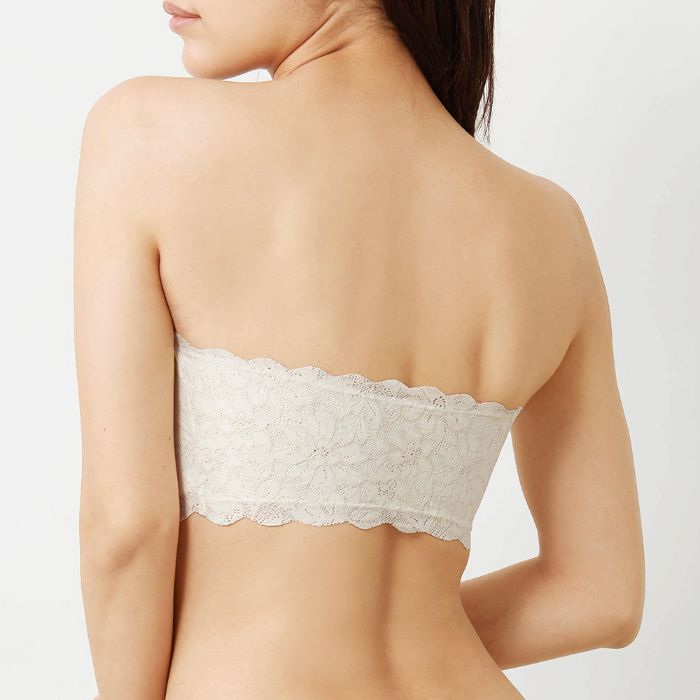 楽天市場 アウトレット セール 半額 50 Off ストラップレスブラ Gunze Tuche トゥシェ レーシーエア 年間 レディース Tb3193 M Ll Gunze13 肩ひも無し 背中見せ 取り外しパッド ブラ 女性 下着 ブラ紐 肩出し オフショルダー ホック無し かわいい オシャレ レース