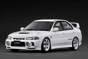 1/18 Mitsubishi LANCER EVOLUTION IV (CN9A) White IG3782 遣っ付ける品ミニカー