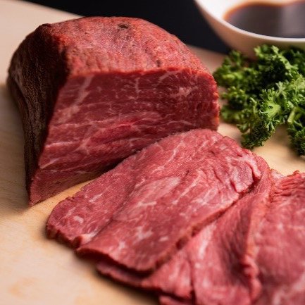 【送料無料】黒毛姫牛ローストビーフ300ｇタレ付き 肉 牛肉 鹿児島 産地直送 お取り寄せ ご当地 ご当地グルメ 食品 食材 グルメ 贈答 ギフト 食べ物 プレゼント 黒毛和牛 A4ランク 黒毛姫牛 ローストビーフ Meat you｜かごしまぐるり　店