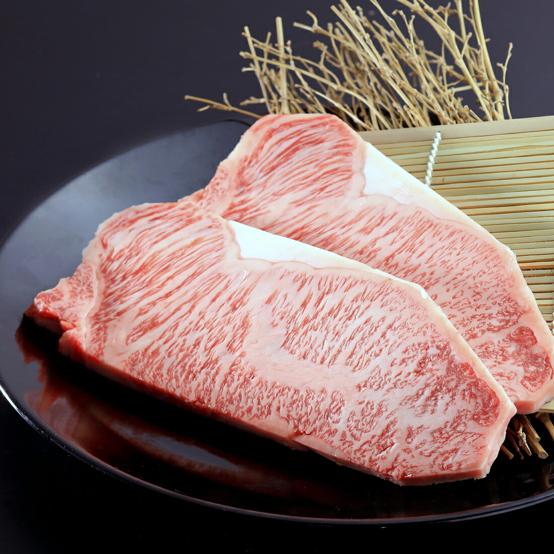 送料無料 鹿児島県 ナカヤマさん家のお肉 サーロインステーキ　200g&times;2枚 ご当地 グルメ お取り寄せ ギフト プレゼント 御祝 内祝 お中元 御中元 なべ お鍋 バーベキュー BBQ 牛 牛肉｜かごしまぐるり　店