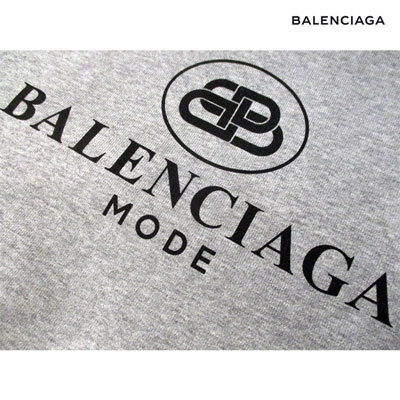 楽天市場 完売 バレンシアガ Balenciaga メンズ フーディー パーカー 長袖 ロゴ ユニセックス着用可 フロントbbロゴ Balenciagaロゴ入りフーディー グレー Tfv75 1300 91a R 送料無料 Smtb Tk ガッツ ブランドショップ