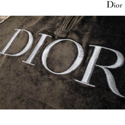 楽天市場 ディオールオム Dior Homme メンズ トップス Tシャツ ポロシャツ ロゴ 2color Diorロゴ刺繍入りハーフジップテクニカルベルベットtシャツ ブラック系 カーキ 943j654a 0585 9 686 R000 91a 送料無料 Smtb Tk ガッツ ブランドショップ