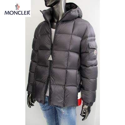 楽天市場 モンクレール Moncler メンズ アウター ダウンジャケット Charbonnel アーム部分ロゴ付きポケット フード部分monclerロゴ バックトリコロール入りダウンジャケット グレー 1a C0609 912 R 02a 年秋冬新作 送料無料 Smtb Tk ガッツ