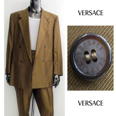 楽天市場 ヴェルサーチ Versace メンズ アウター ジャケット スーツ ロゴ シルク混 Versaceロゴ刻印ボタン ダブルジャケットセットアップ スーツ ブラウン 28s5k6 5z4 260 R 送料無料 Smtb Tk ガッツ ブランドショップ