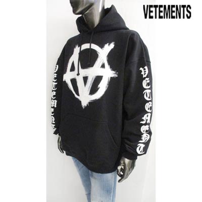 ヴェトモン VETEMENTS メンズ トップス パーカー フーディー ロゴ