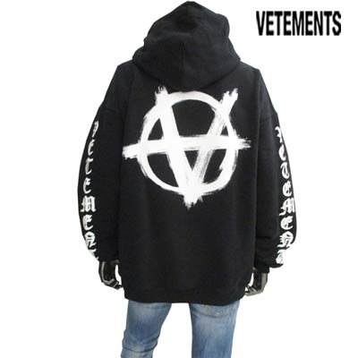 ヴェトモン VETEMENTS メンズ トップス パーカー フーディー ロゴ