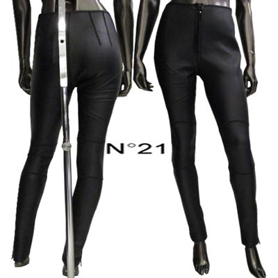ヌメロヴェントゥーノ N&deg;21 レディース パンツ ボトムス ロゴ ウエスト・裾ジップ フェイクレザー ステッチ スリムパンツ ブラック 黒 B051-L 4762 9000 (R66000) 221 2022年春夏新作【送料無料】 【smtb-TK】｜ガッツ ブランドショップ