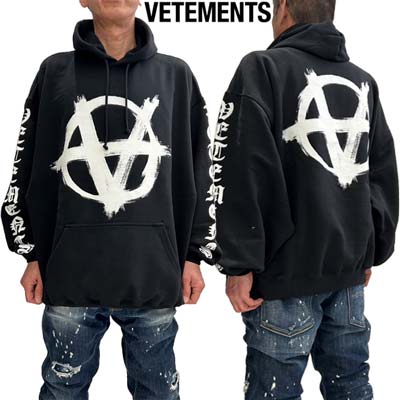 【VETEMENTS/ヴェトモン】ロゴ付き スウェットシャツ フーディ VETEMENTS - [ラスト1点 サイズXL] MIXED LOGO HOODIE