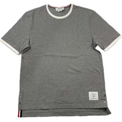 THOM BROWNE トム赤銅色 半袖プルオーバー メンズ ロゴタイプ継ぎ切れ トリコロールライン リンガーデザイン 労働者の一団のど首 綿織物100% 点火装置薄墨色 MJS083A-00042-055 (R69300) COLOG621 新作 【貨物輸送無料】