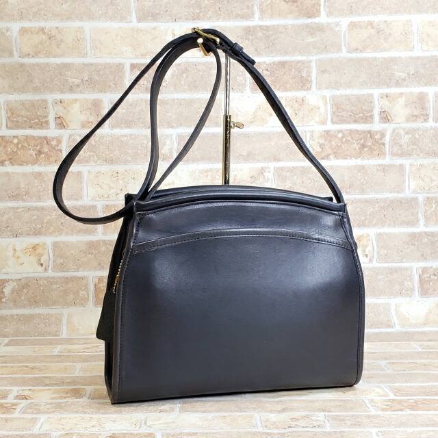 美品♪ コーチ COACH ワンショルダーバッグ ターンロック シグネチャー 黒 ✨極美品✨COACH シグネチャー ワンショルダーバッグ ターン