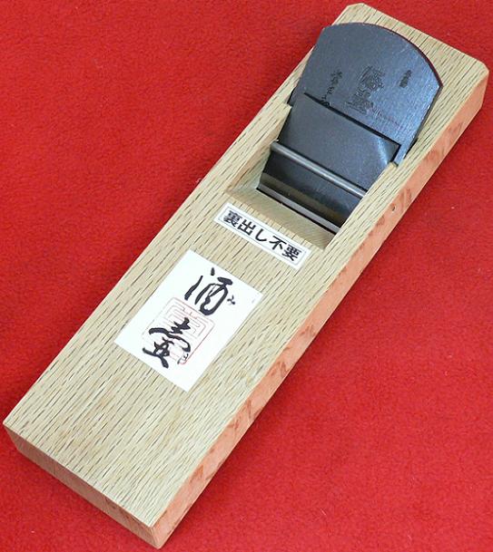 白樫　カンナ 楽天市場】今井重信作 鶏頭鉋 70mm赤樫台打 包堀り桐箱入 : ZATU